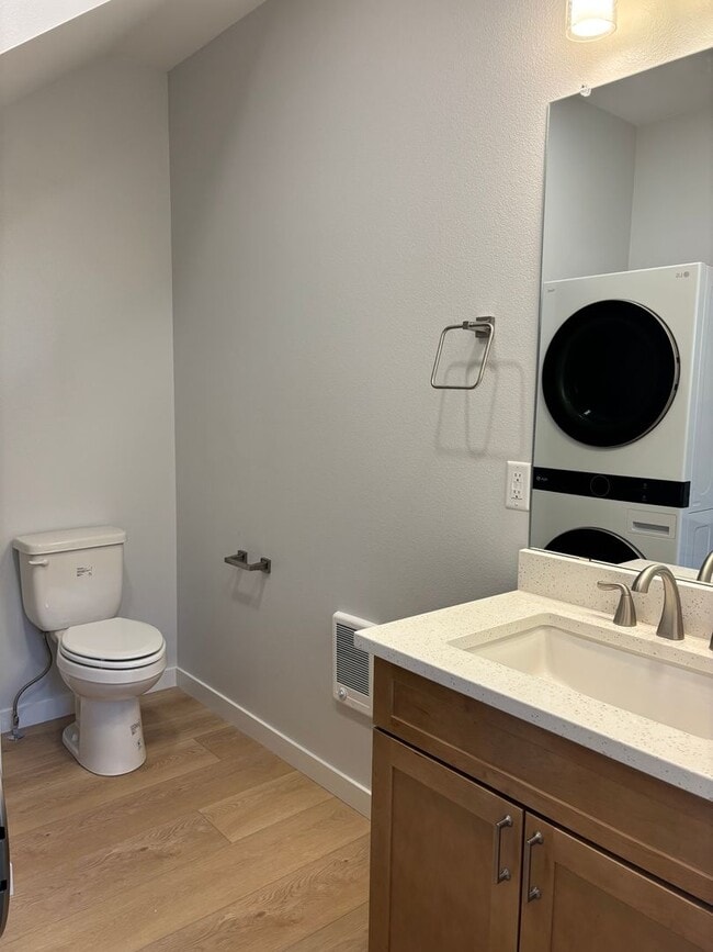 Building Photo - 2 Bed 2.5 Bath New-Construction Duplex