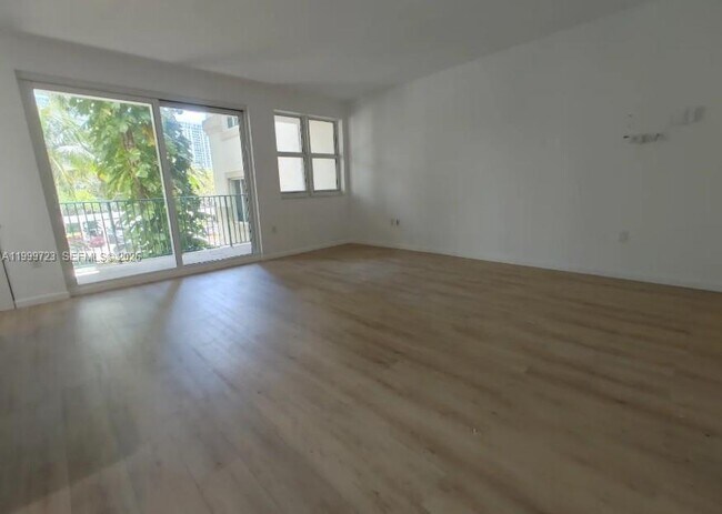 Building Photo - 20000 E Country Club Dr