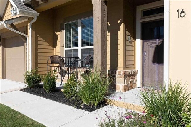 Building Photo - Pristine gated community single story home...