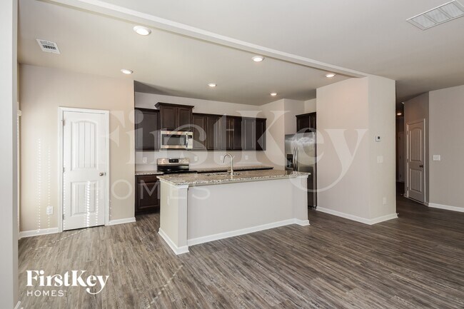 Building Photo - 4954 Hillstone Dr