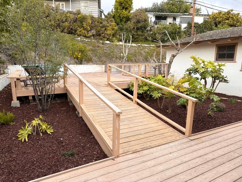 Building Photo - 2508 Vía Amador