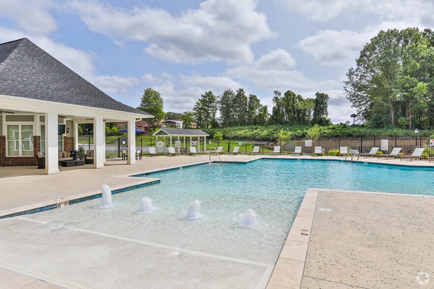 Pool Area - Palisades at Waters Edge