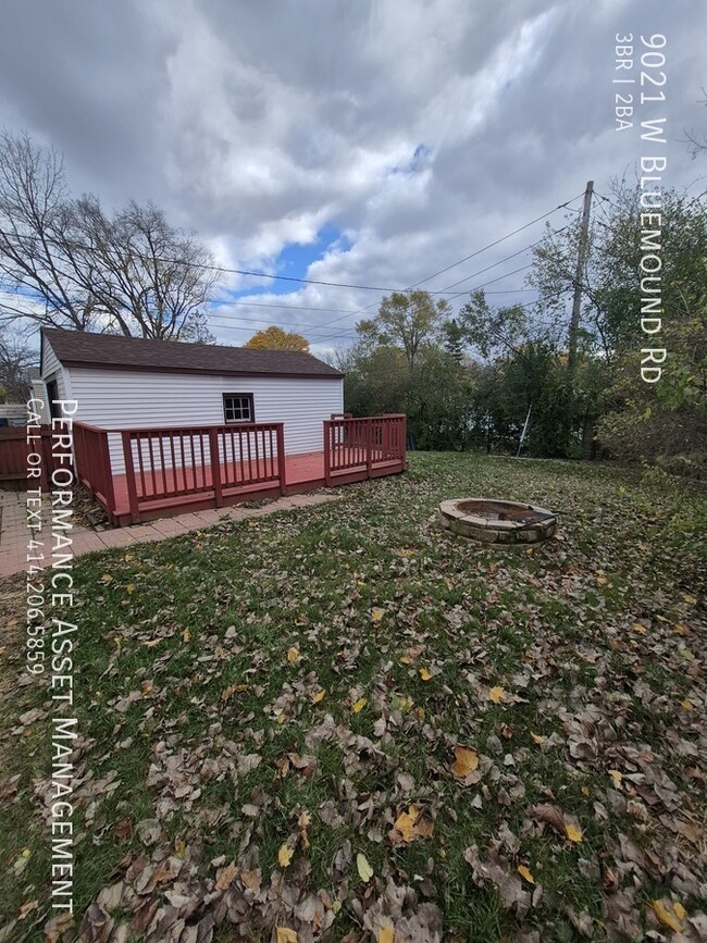 Building Photo - Charming 3BD/1.5BA Home on Milw./Tosa Border