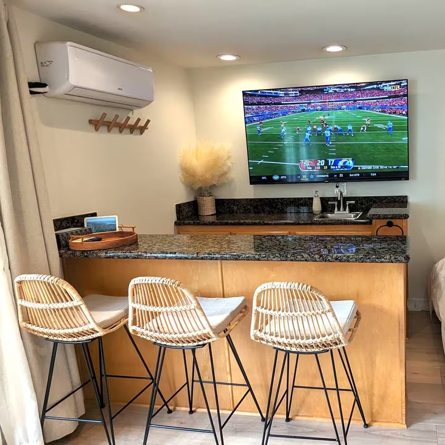 Building Photo - 1415 E Ocean Blvd