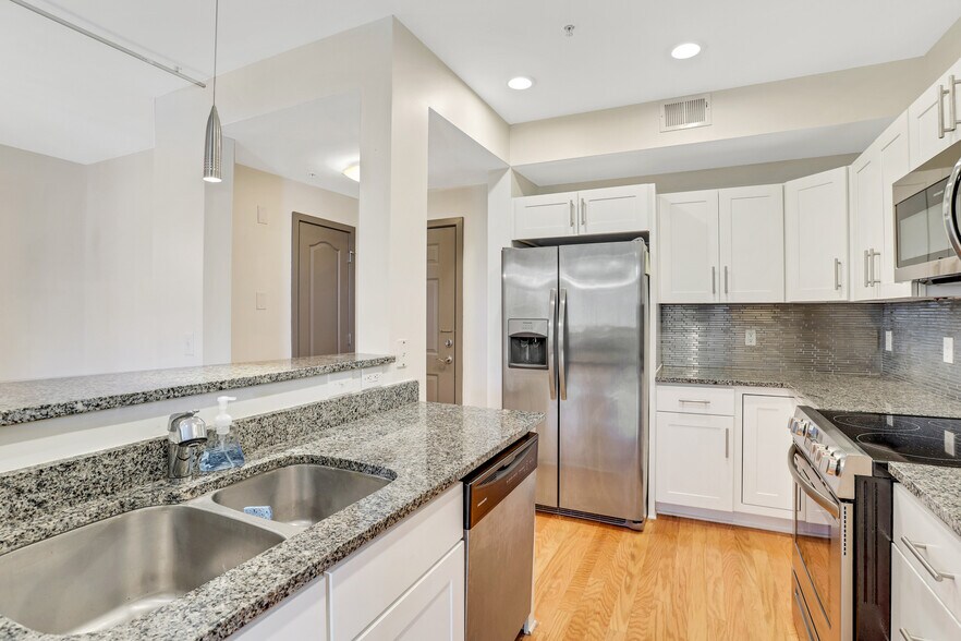 Building Photo - 390 17th St NW