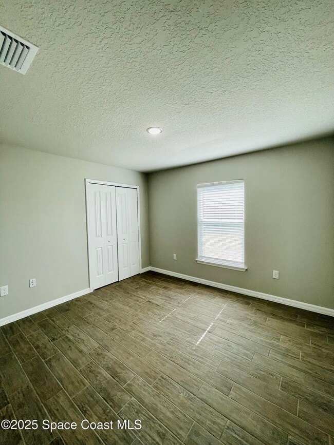 Building Photo - 1101 San Filippo Dr SE