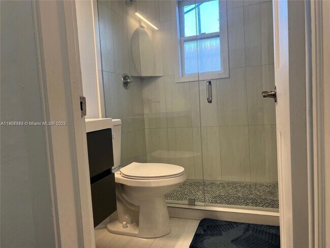 Building Photo - 421 75th St