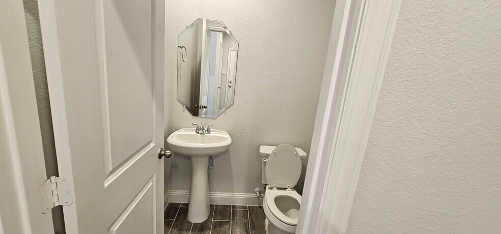 Building Photo - 5960 Bursey Rd