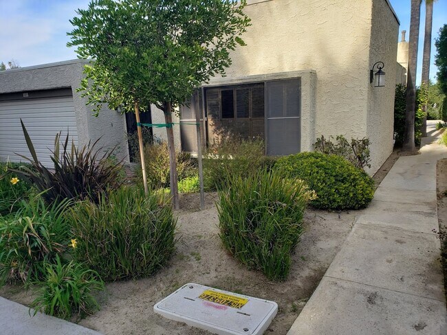 Front of unit - 4241 Freedom Dr
