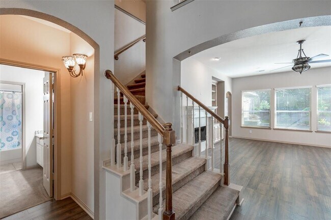 Building Photo - 203 Jewel Park Ln