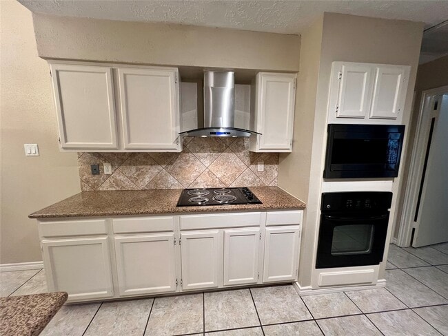 Building Photo - 8507 Grove Park Dr