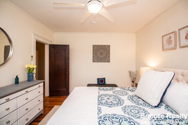 Building Photo - 1945 Commonwealth Ave