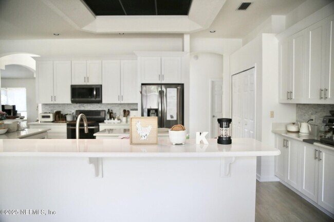 Building Photo - 209 Edgewater Branch Dr