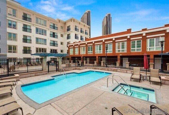 Building Photo - 445 Island Ave