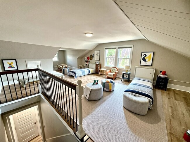 Building Photo - 3 Bedroom 1 Bathroom in York with Sunroom,...
