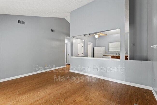 Building Photo - 3340 Featherston Dr