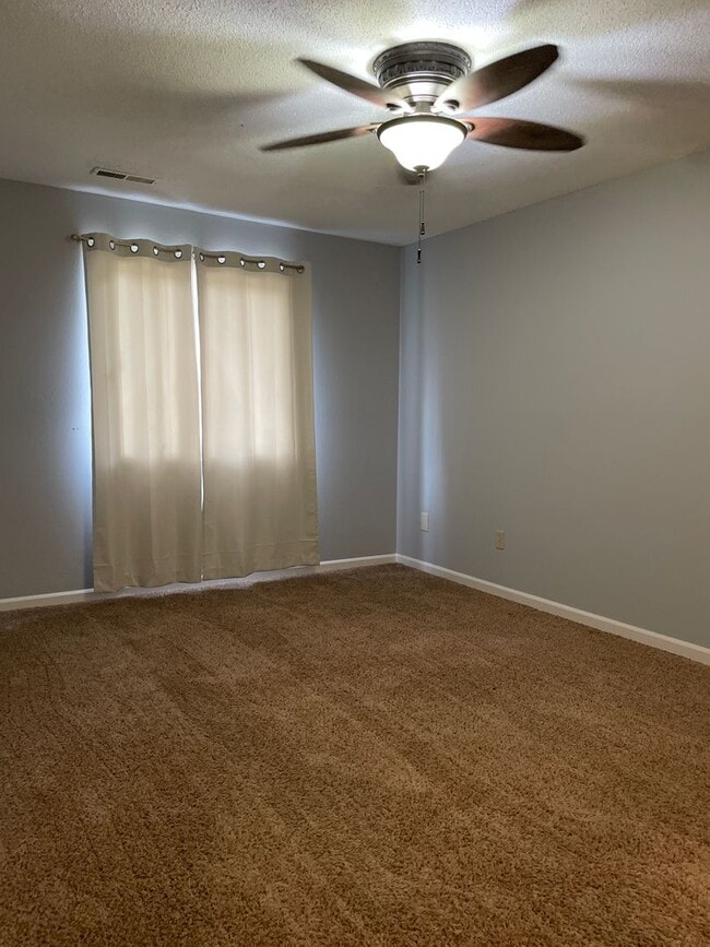 Building Photo - 2 bed, 2 bath South Columbia