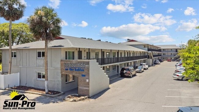 Building Photo - 900 S Peninsula Dr