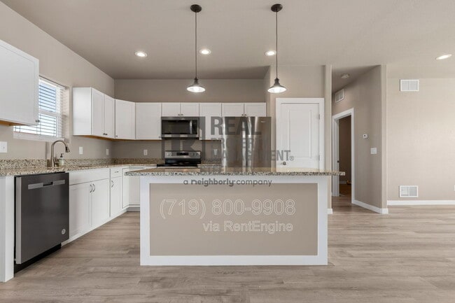 Building Photo - 295 W Acorn Dr