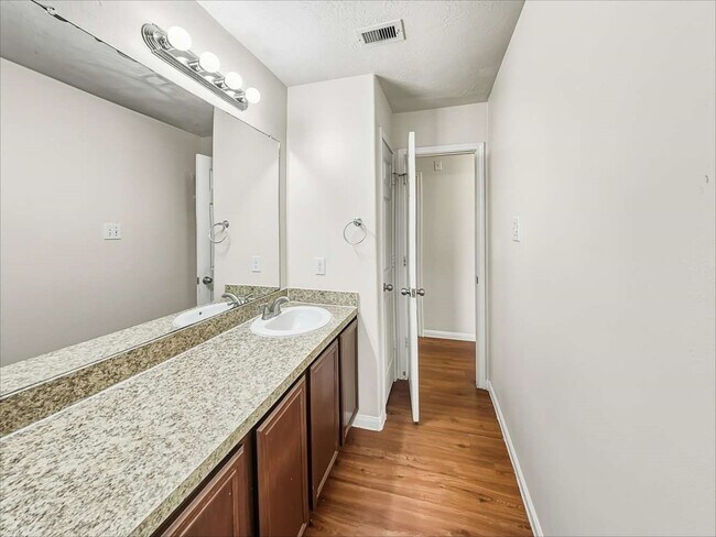 Building Photo - 4026 Hawthorn Arbor Ct