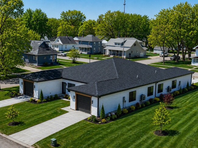 Building Photo - 326 Fox Dr