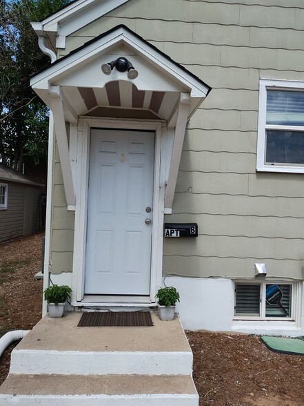 Building Photo - 2045 6th Ave