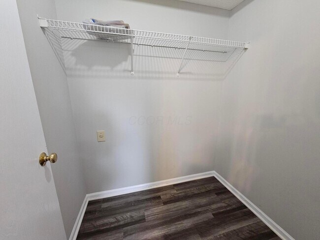 Building Photo - 5622 Blandon