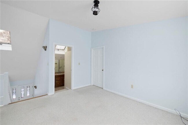 Building Photo - 79 Boyce Ave