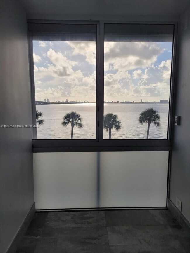 Building Photo - 3301 NE 5th Ave