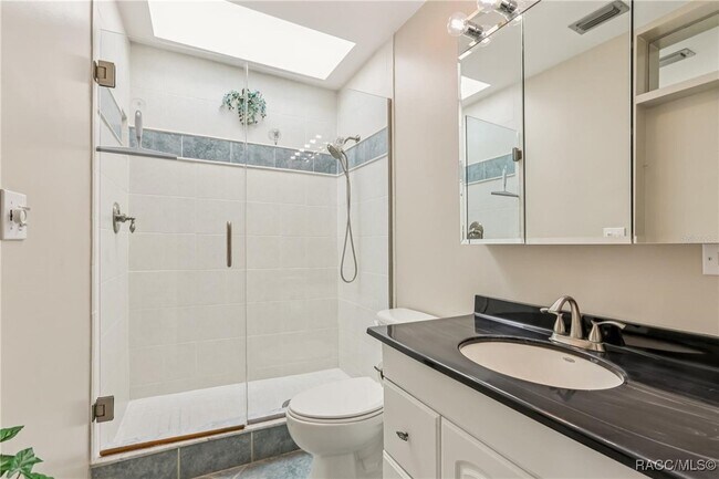 Building Photo - 1717 Danbury Dr