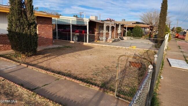 Building Photo - 5029 Tetons Dr