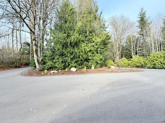Building Photo - Beautiful house in Maple View Meadows.