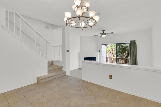 Building Photo - 5606 Bonnell Vista St