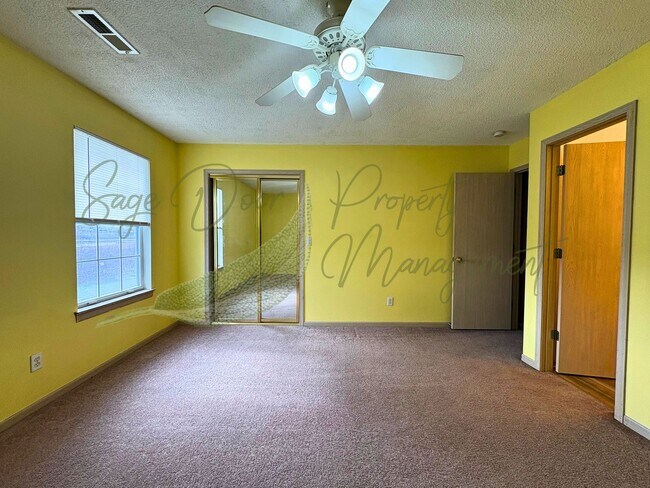 Building Photo - 505 NE 1st St