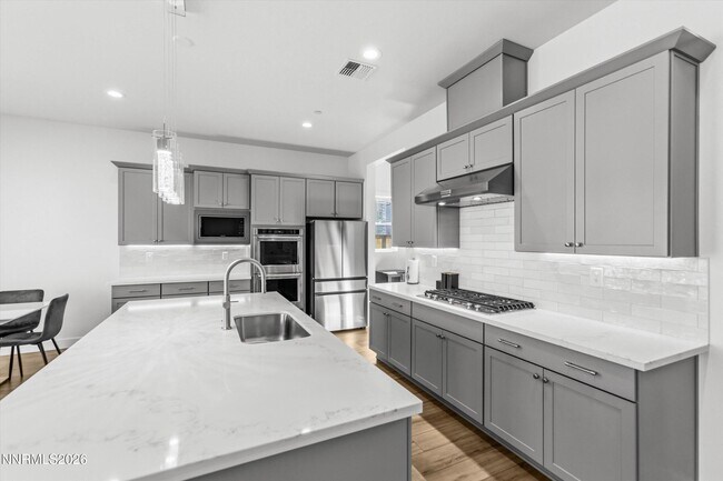 Building Photo - 325 S Pah Rah Rdg Dr