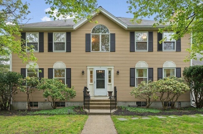 Building Photo - 2 Minuteman Ln