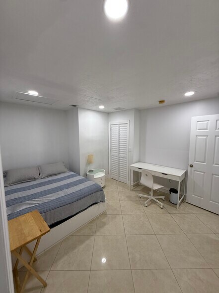 Building Photo - 10340 SW 43rd St