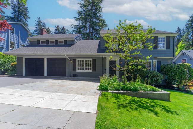 Primary Photo - Enchanting Portland Heights 5BD House: You...