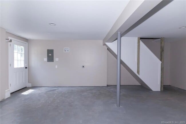 Building Photo - 6 Rham Rd