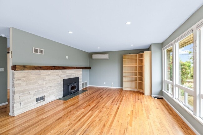 Building Photo - Cozy Gatewood 3 bed, 1 bath home