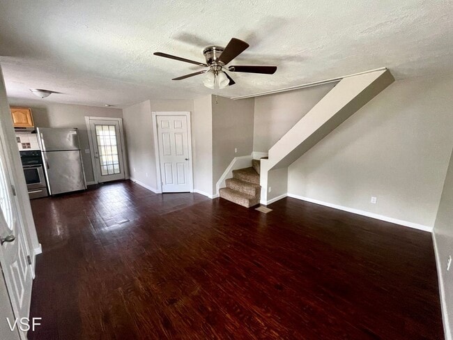 Building Photo - 3 br, 1 bath House - 328 Morehead St.