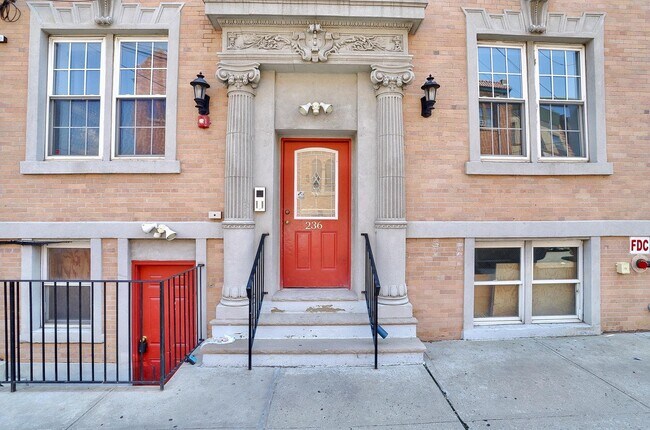 Building Photo - 236 Van Horne St