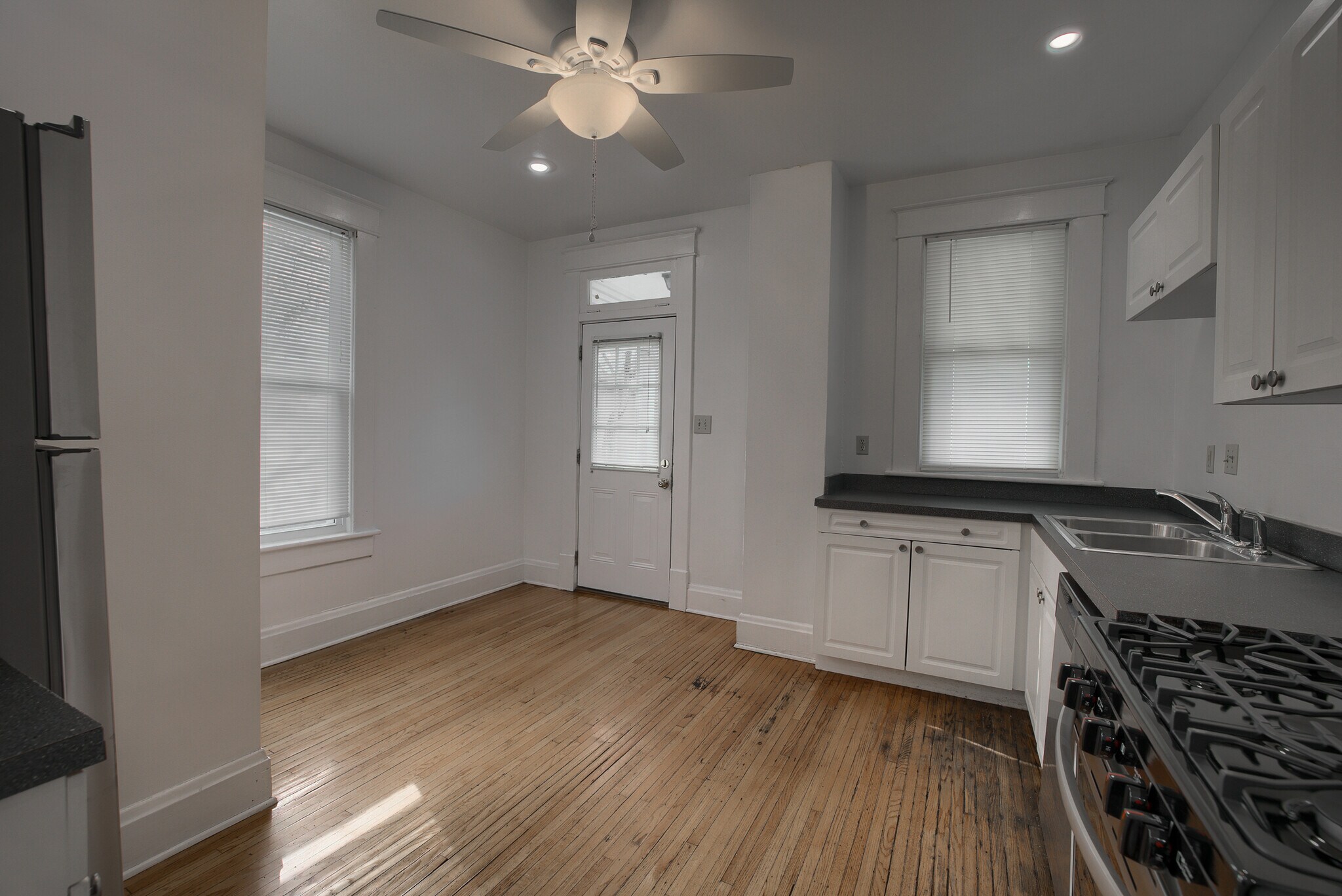 Building Photo - 2661 Indianola Ave