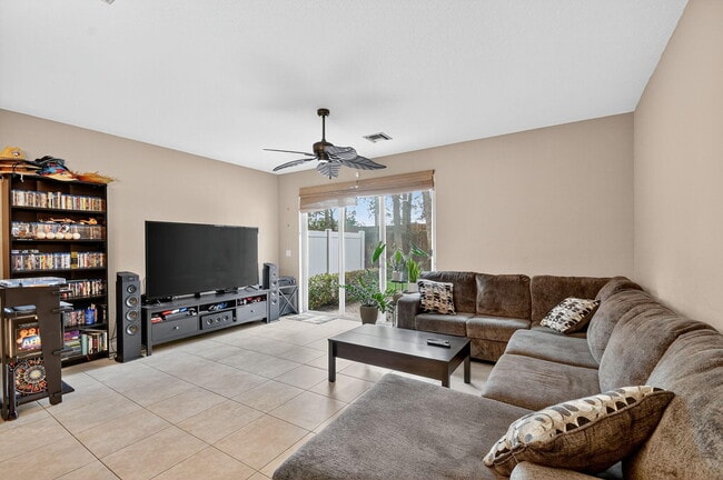 Building Photo - 5296 Palm Colony Dr