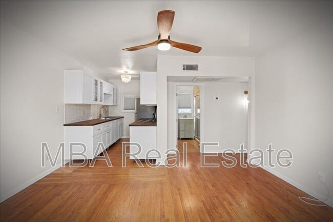 Building Photo - 1338 W Monroe St