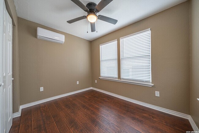 Building Photo - 821 Meadow Stone
