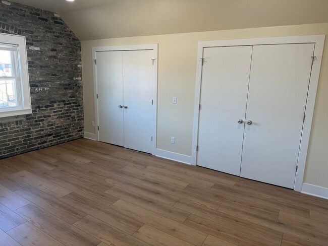 Building Photo - 815 E Locust St