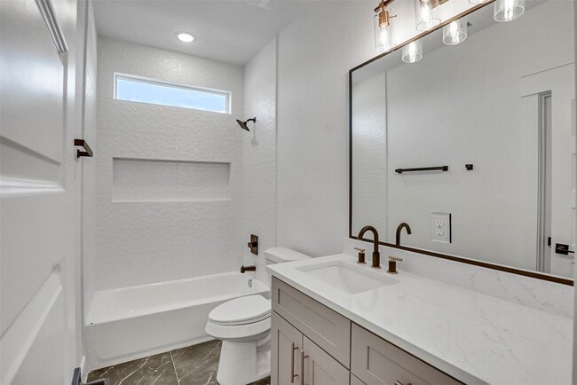 Building Photo - 4835 Paula St