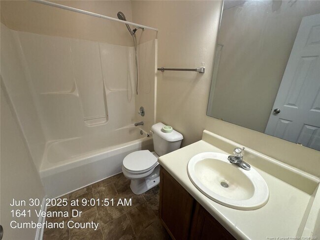 Building Photo - 1641 Veanna Dr