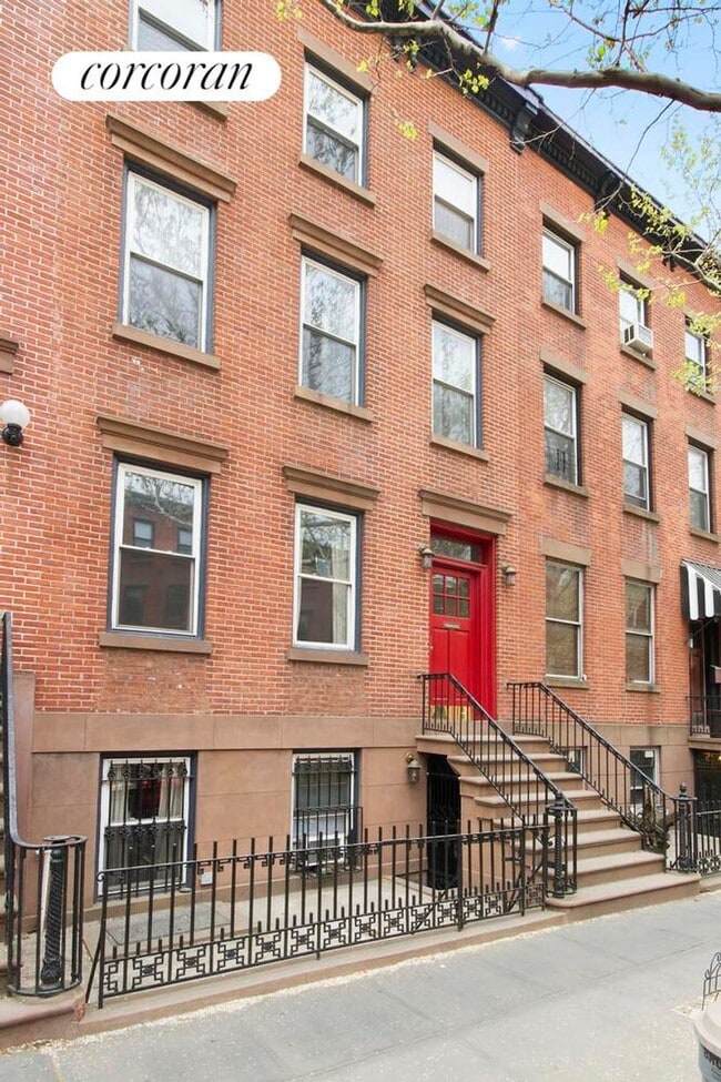 Building Photo - 128 Kane St